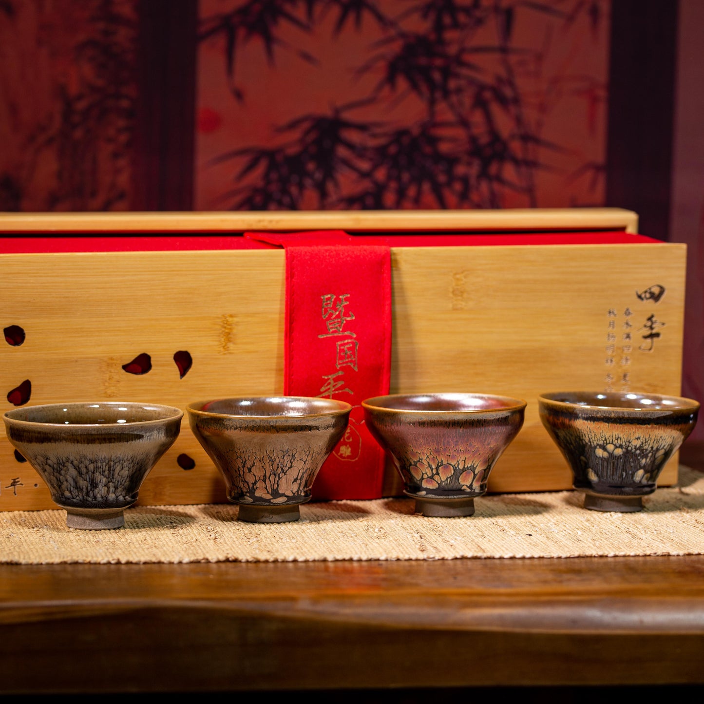 Magnolia Elegance (4 Cups with a tea tray)